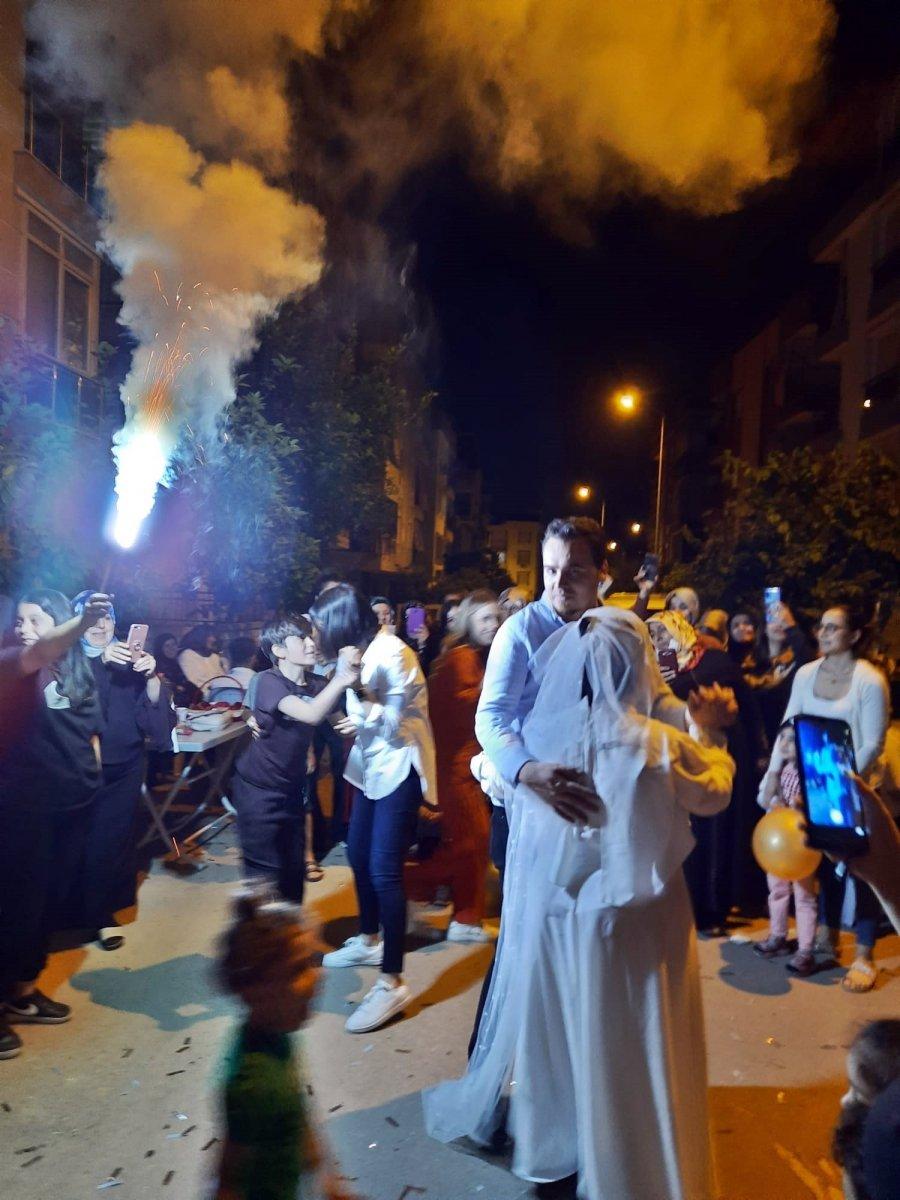 Antalya'da rüyalarında gelin olduğunu gören kızının hayalini gerçekleştirdi