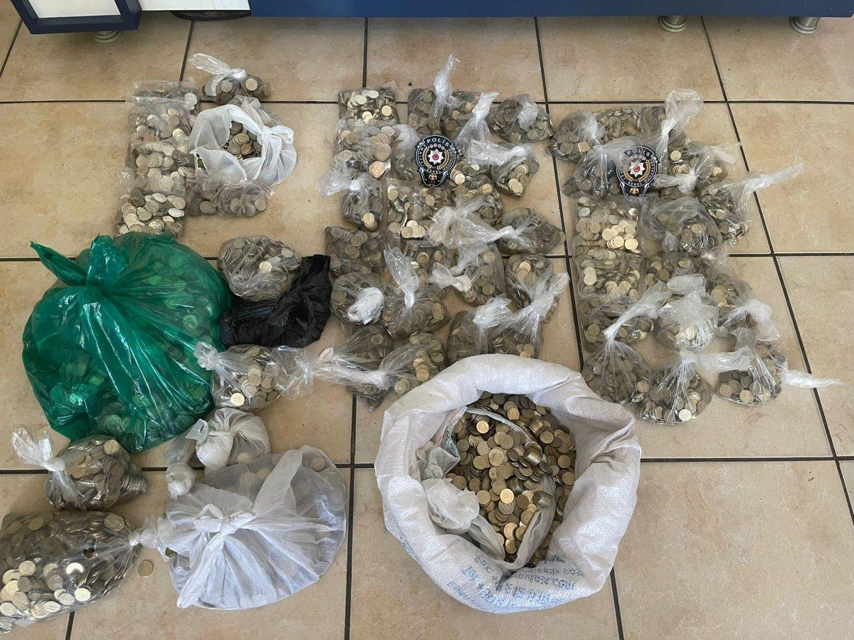 İstanbul’da tedavüldeki paraları satan şahsa gözaltı