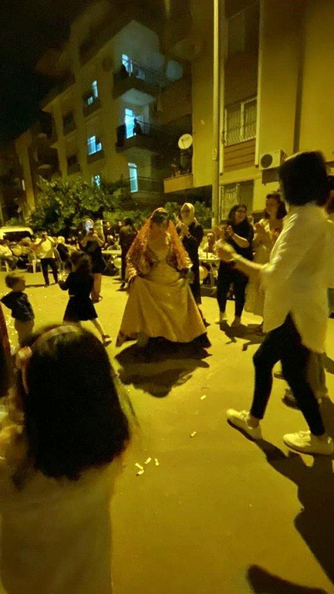 Antalya'da rüyalarında gelin olduğunu gören kızının hayalini gerçekleştirdi