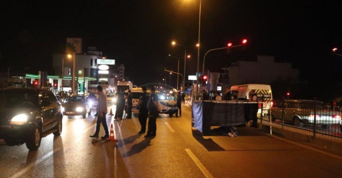 Denizli'de karşıdan karşıya geçen bisikletli çocuğa otomobil çarptı