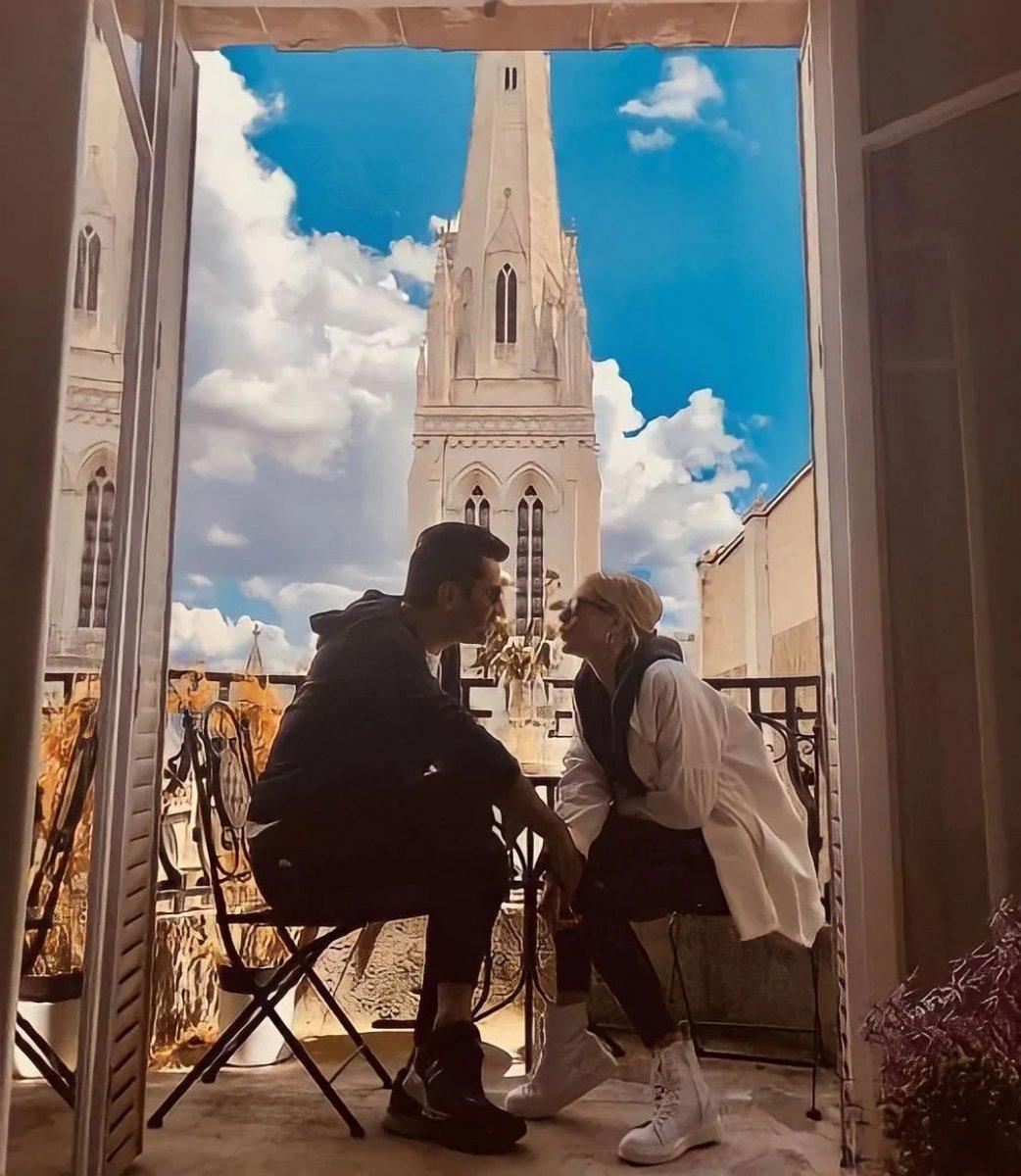 Sinem Kobal, ikinci bebeğini kucağına aldı