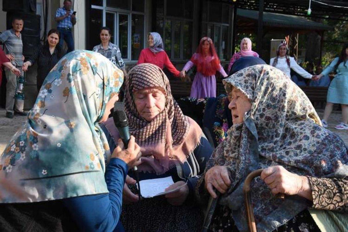 Brezilyalı damat Bilecik'te kaşık oyunu oynadı