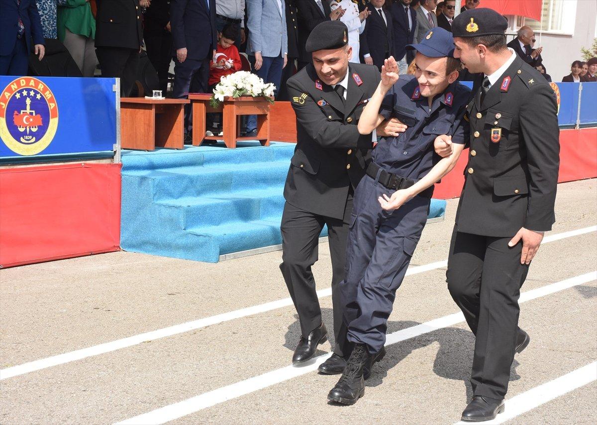 Engellilerin bir günlük askerlik sevinci