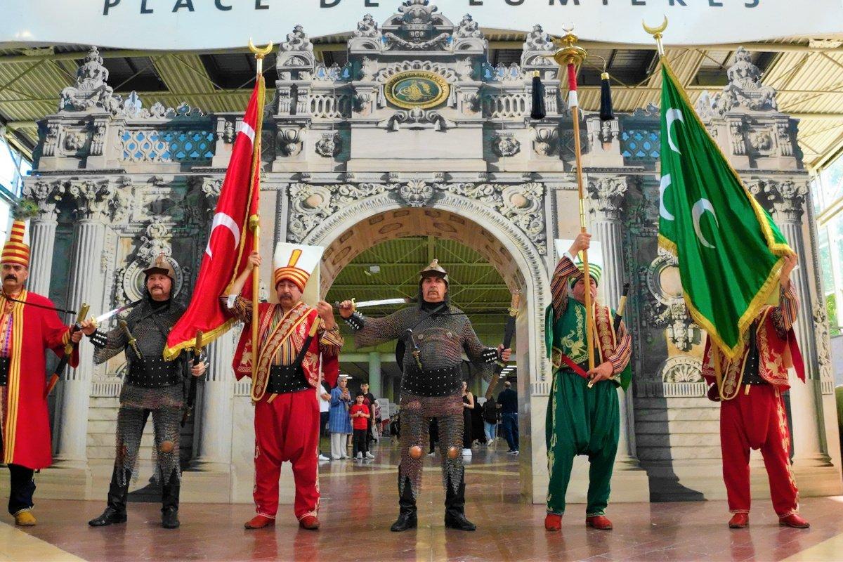 Fransa'da Mehter Marşı rüzgarı