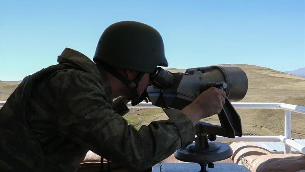 MSB: Yunanistan'a yasa dışı geçmeye çalışan 32 kişi yakalandı