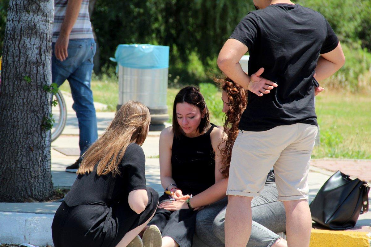 Antalya'da otomobillerin çarpıştığı kazada, iki öğretim üyesi yaralandı