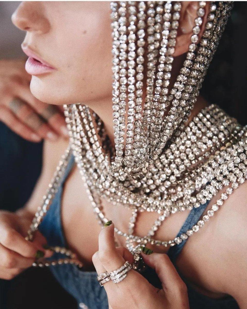 Serenay Sarıkaya kapandı