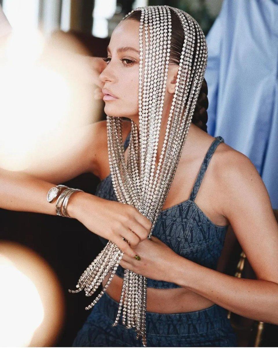 Serenay Sarıkaya kapandı