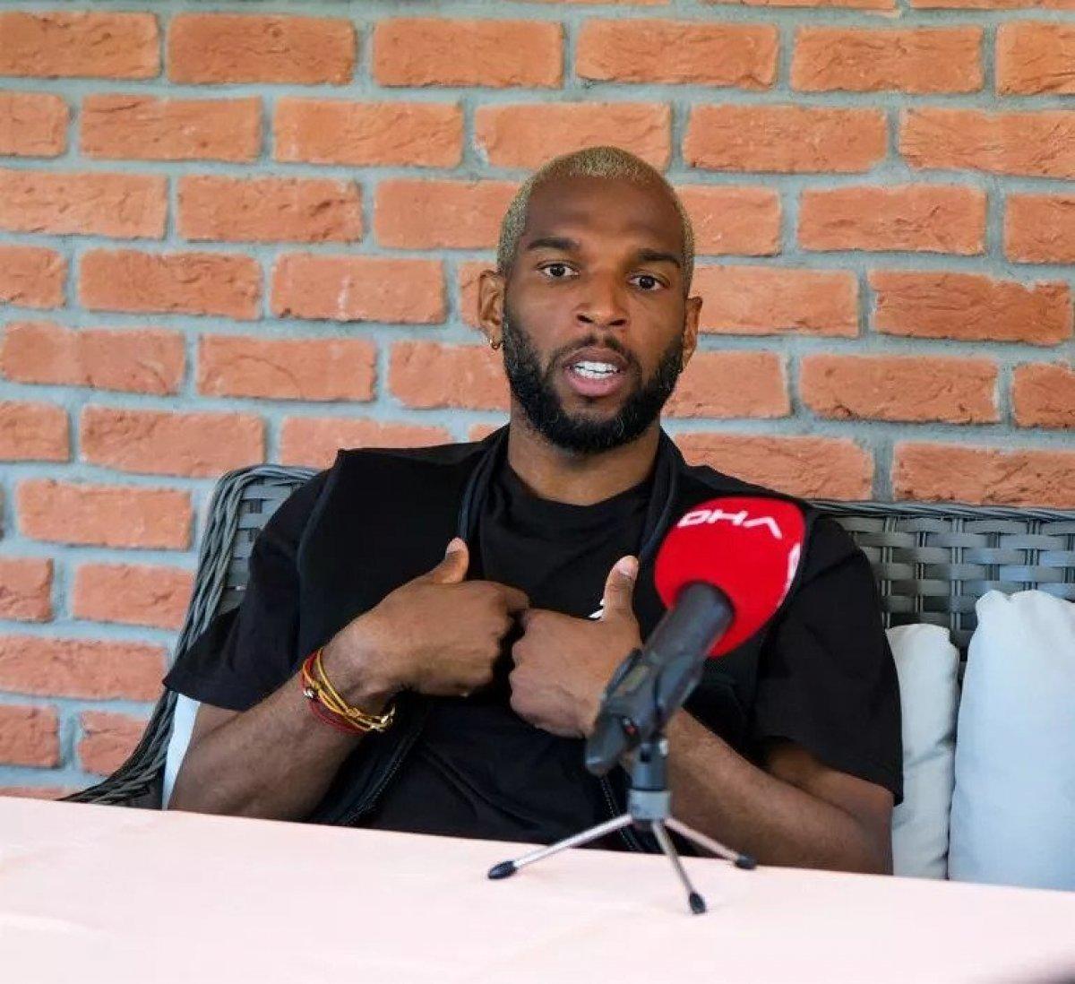 Ryan Babel: Galatasaray'da kalmak isterim