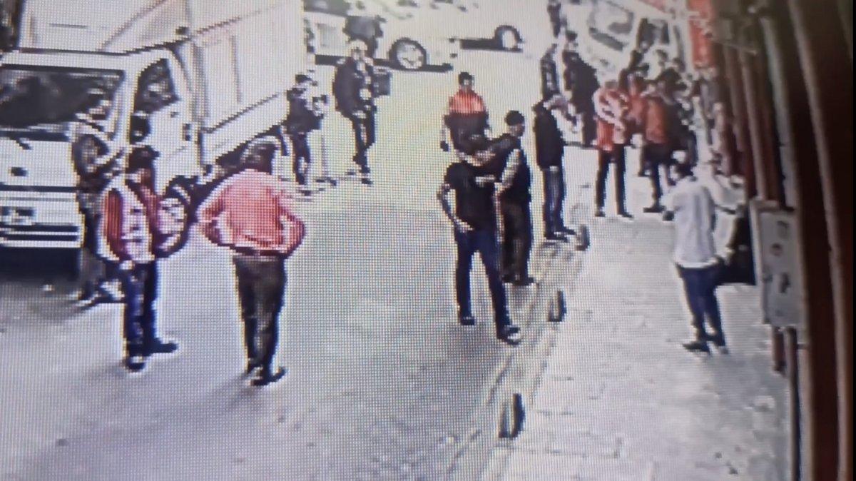 Kağıthane’de karşılaştığı kuzenini vurdu