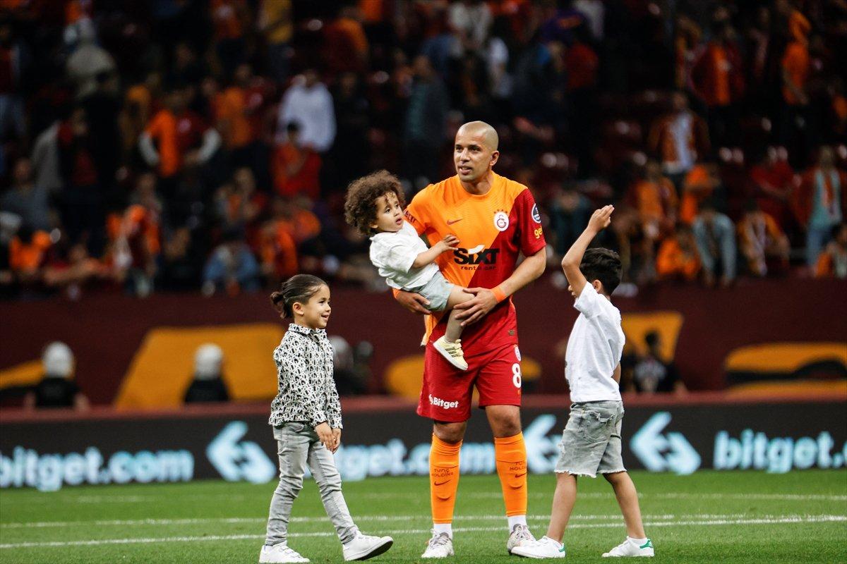 Sofiane Feghouli, Galatasaray'a veda etti