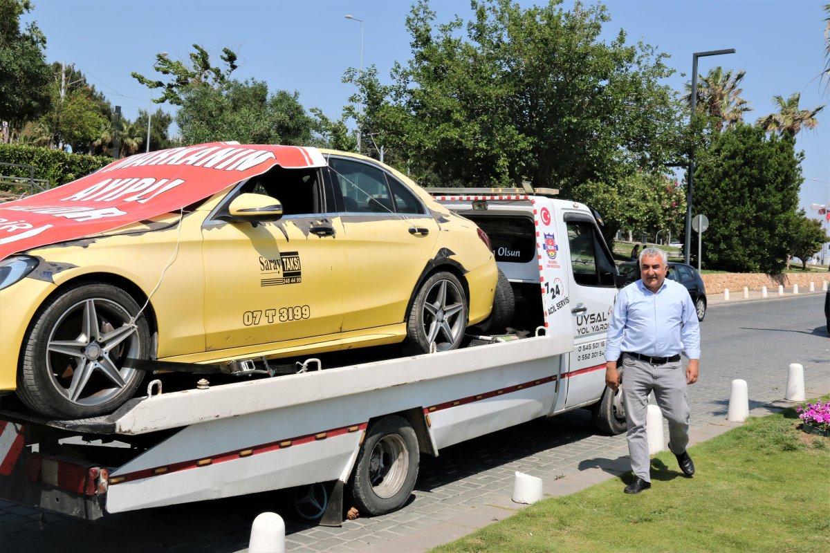 Antalya'da aracı çekiciye yükletip şehir turu attı