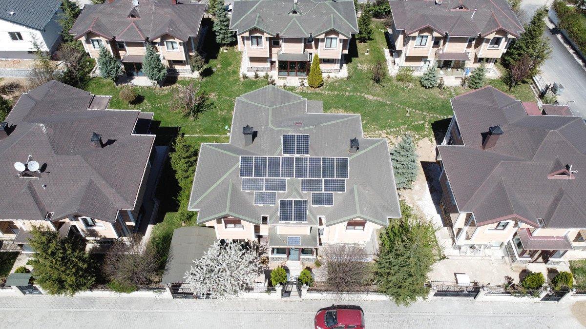 Kütahya'da kendi elektriğini evinde üretip satıyor
