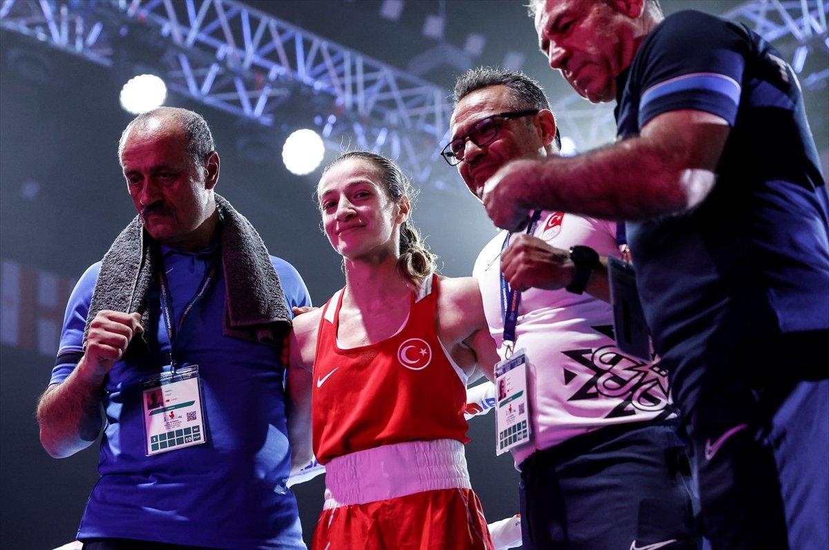 Buse Naz Çakıroğlu, Dünya Kadınlar Boks Şampiyonası'nda finale yükseldi