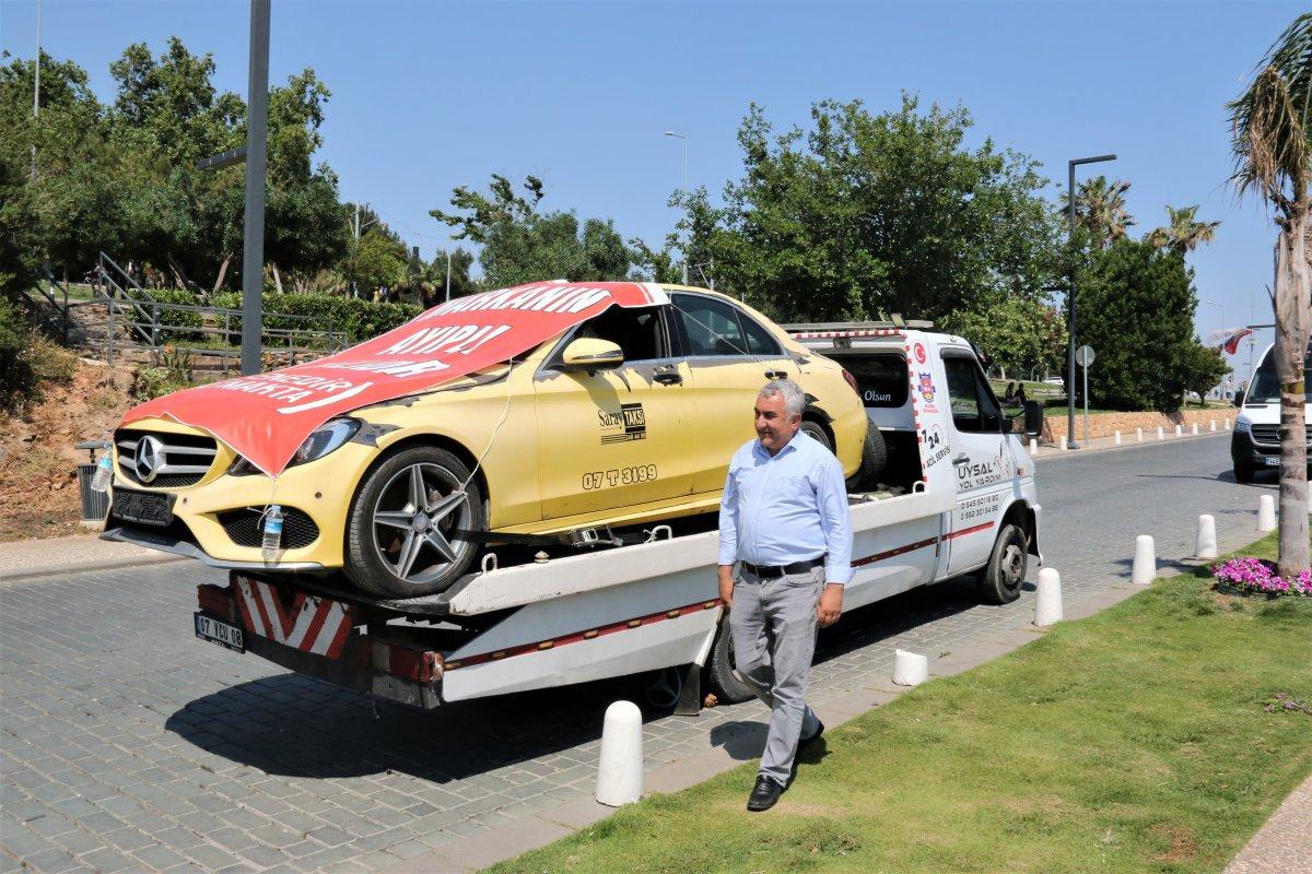 Antalya'da aracı çekiciye yükletip şehir turu attı