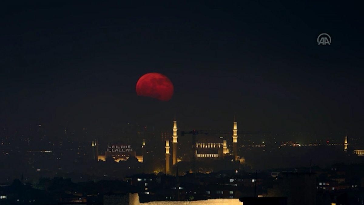 İstanbul'da dolunay görüntülendi