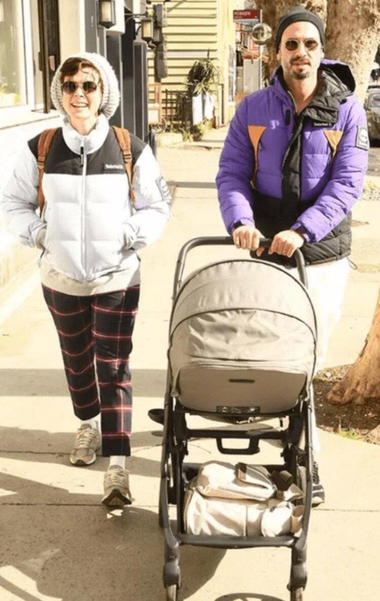 Özge Özpirinçci'nin kızı göründü