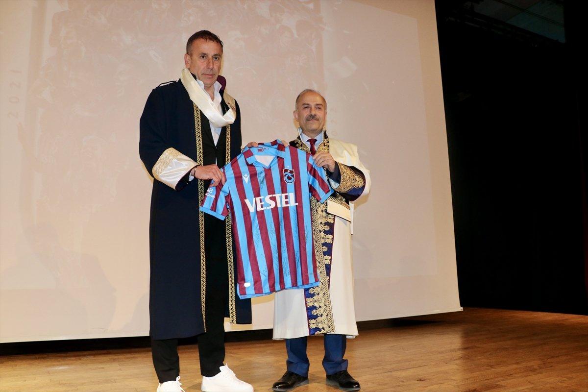 Abdullah Avcı’ya fahri doktora verildi