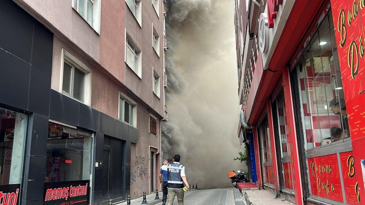 Ümraniye'de mobilya atölyesinde yangın