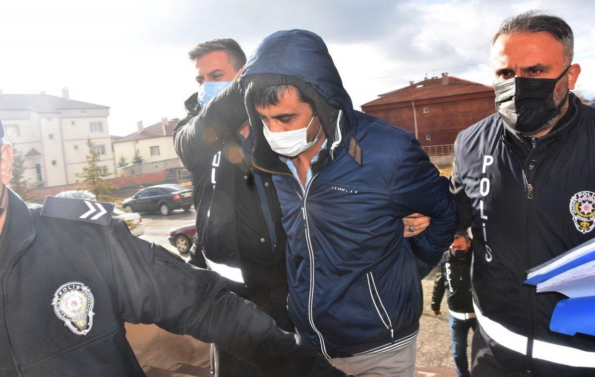 Sivas'ta eski eşini bıçaklayan Necmettin Gündüz yargılanmaya başladı