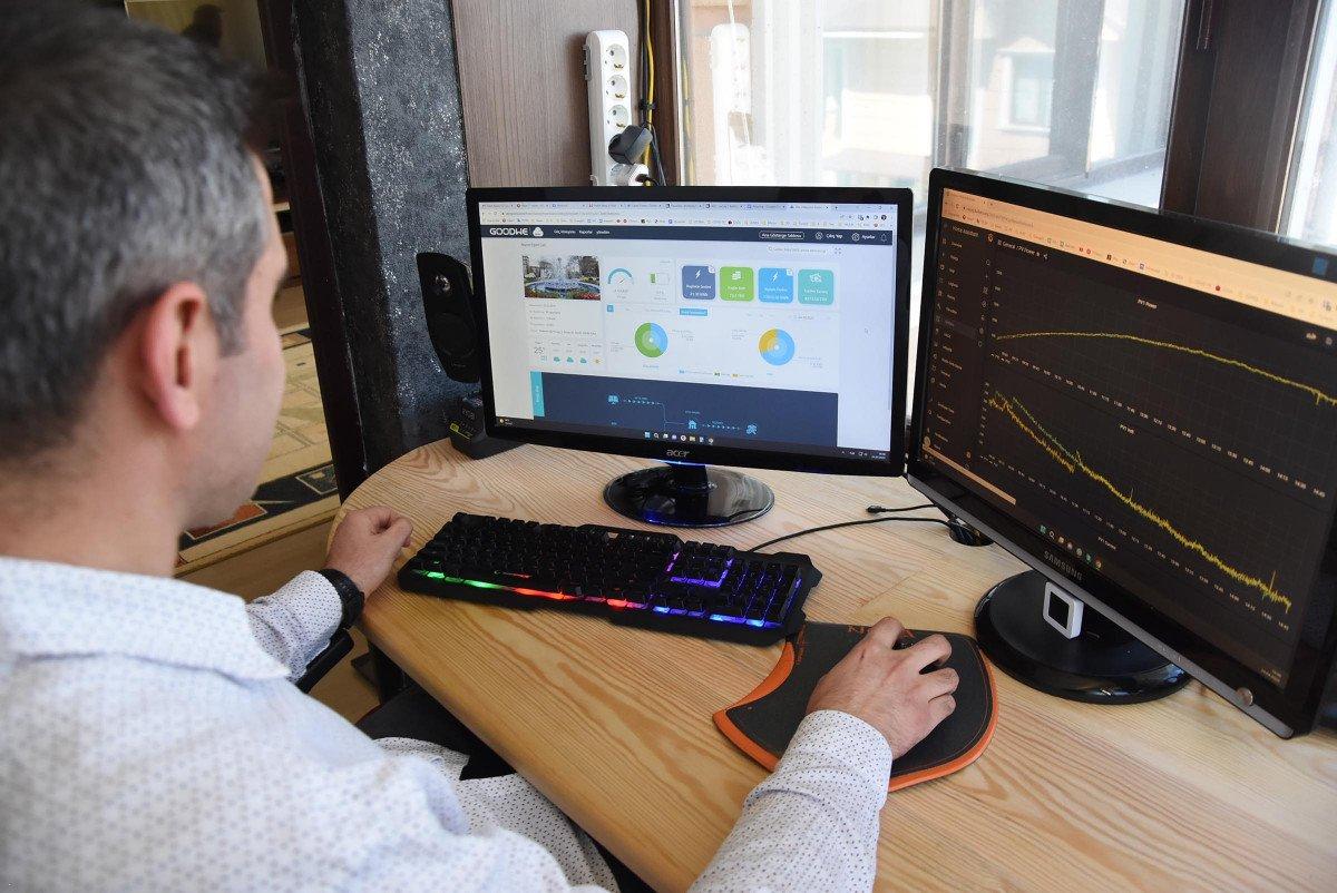 Kütahya'da kendi elektriğini evinde üretip satıyor
