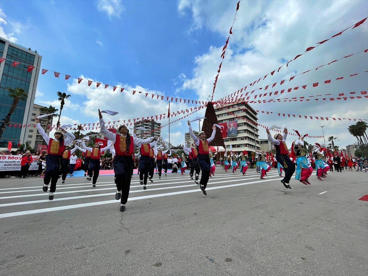 Tüm yurtta 19 Mayıs Gençlik ve Spor Bayramı coşkusu