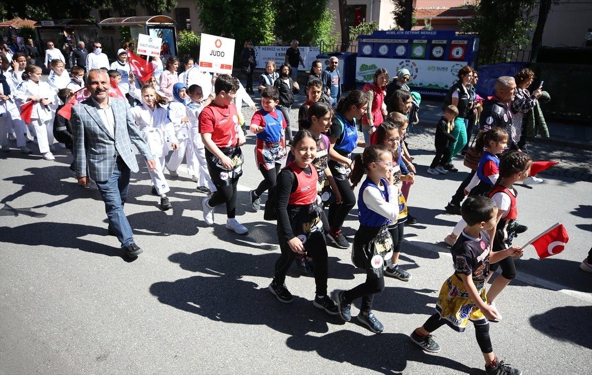 Tüm yurtta 19 Mayıs Gençlik ve Spor Bayramı coşkusu