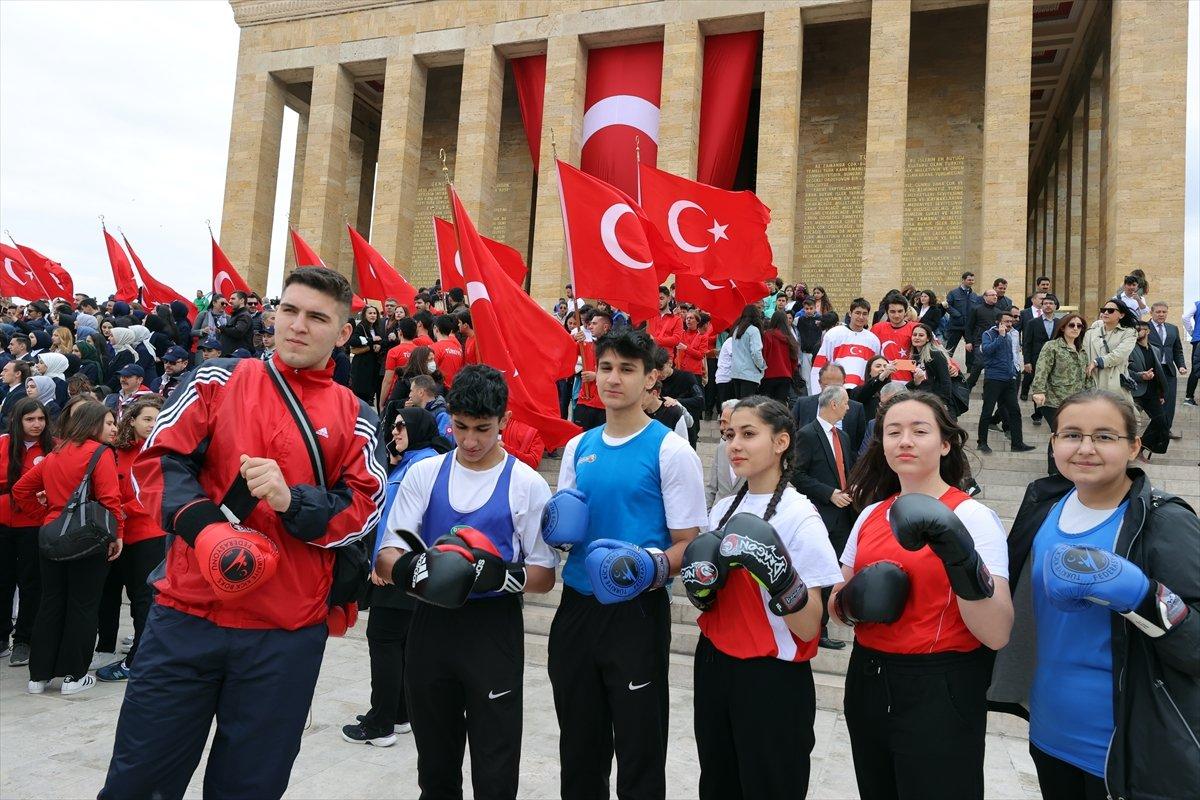 Bakan Kasapoğlu'ndan 19 Mayıs mesajı