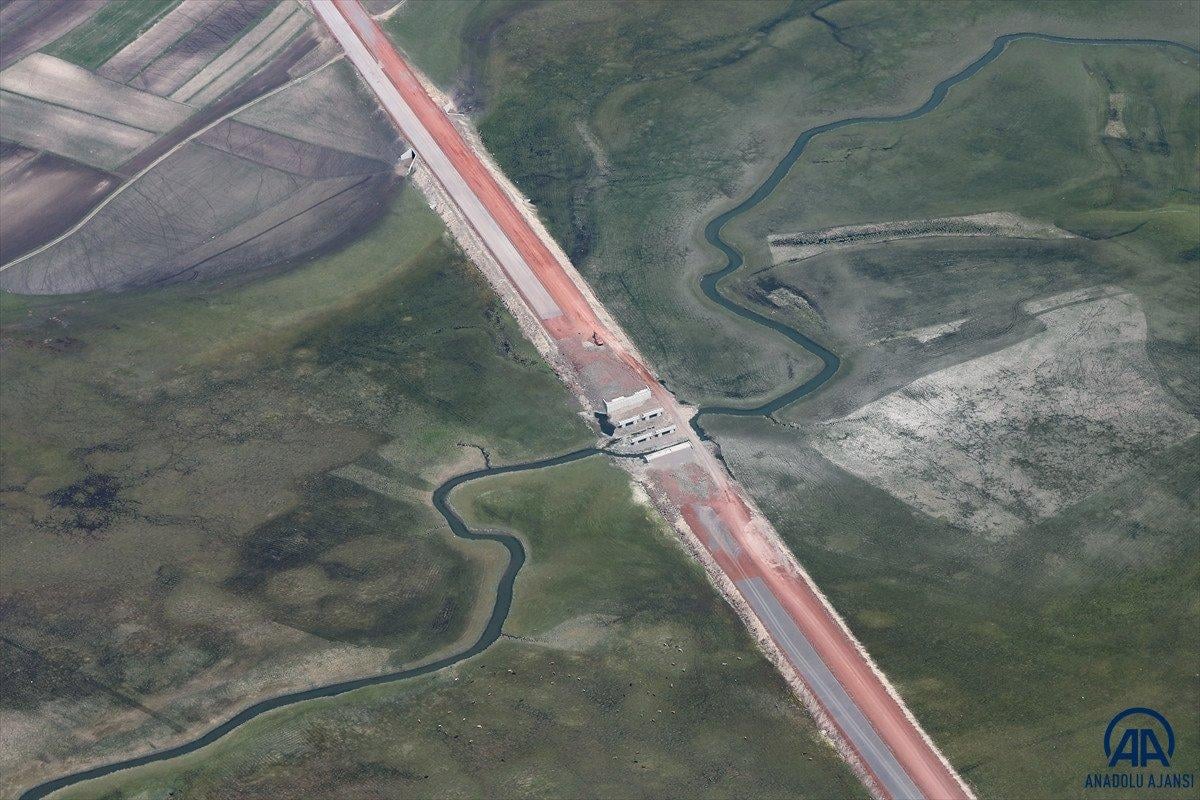 Çıldır Gölü ve etrafındaki güzellikler havadan görüntülendi