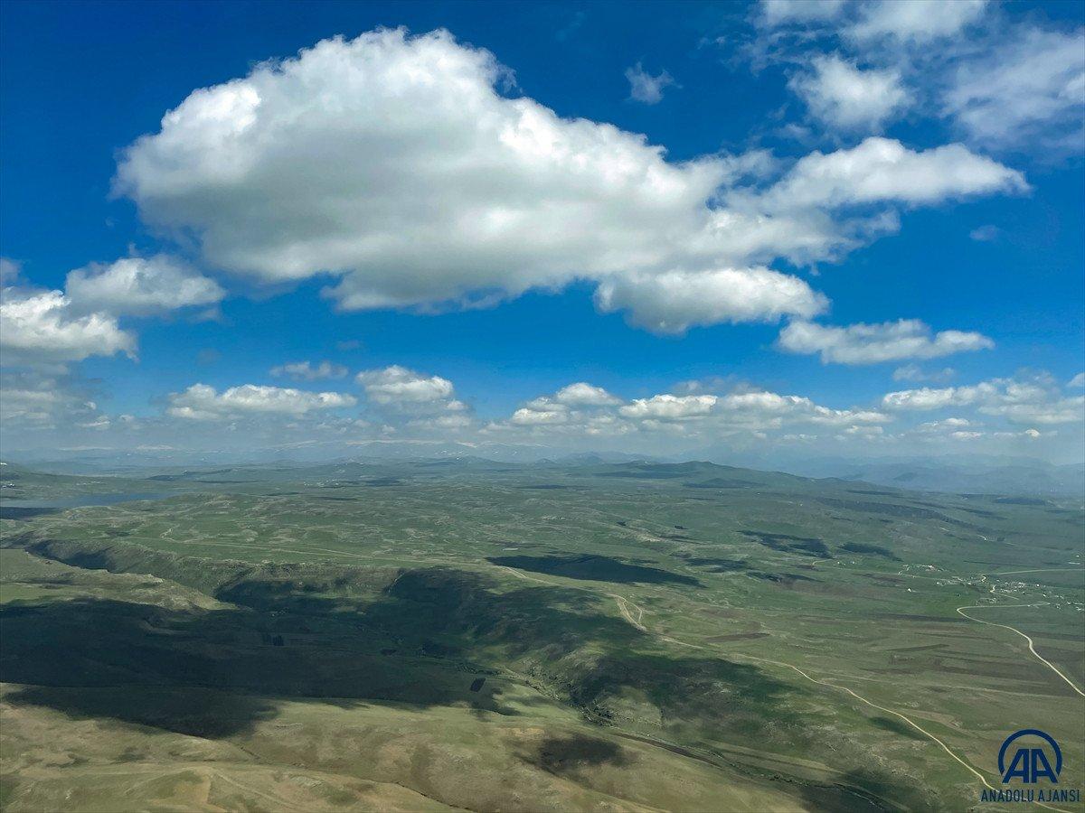 Çıldır Gölü ve etrafındaki güzellikler havadan görüntülendi