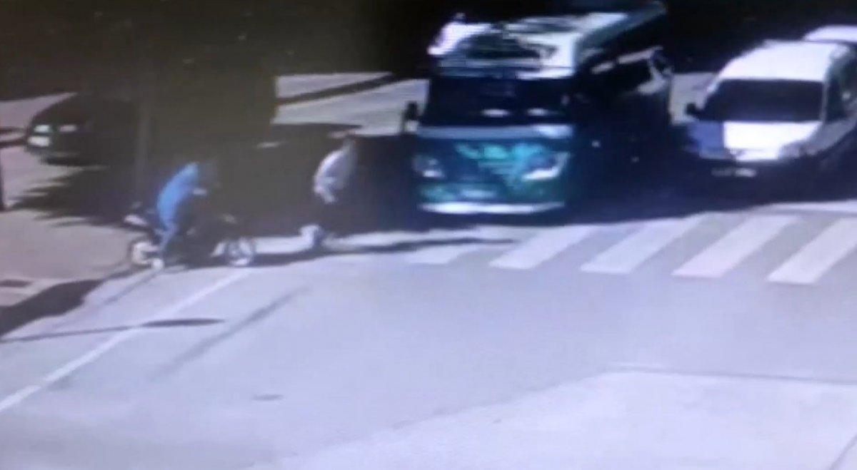 Konya'da trafik ışığına uymayan minibüsçü, yayaya çarptı