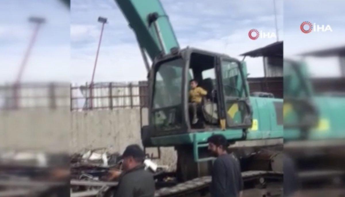 Ankara'da pes dedirten olay: Çocuğa iş makinesi kullandırdılar