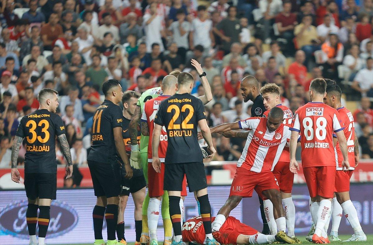 Antalyaspor ile berabere kalan Galatasaray, sezonu bitirdi