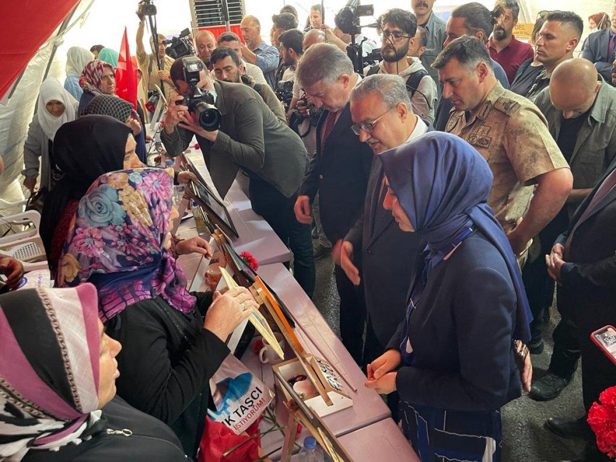 Diyarbakır'ın yeni valisi Ali İhsan Su, nöbetteki ailelerle görüştü