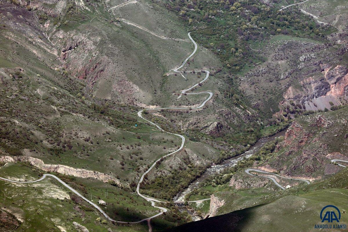 Çıldır Gölü ve etrafındaki güzellikler havadan görüntülendi