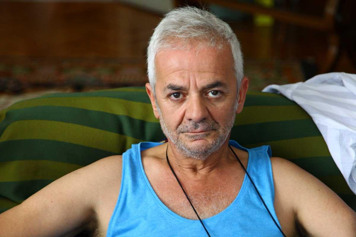 Nejat İşler'den Zafer Algöz'e eleştiri