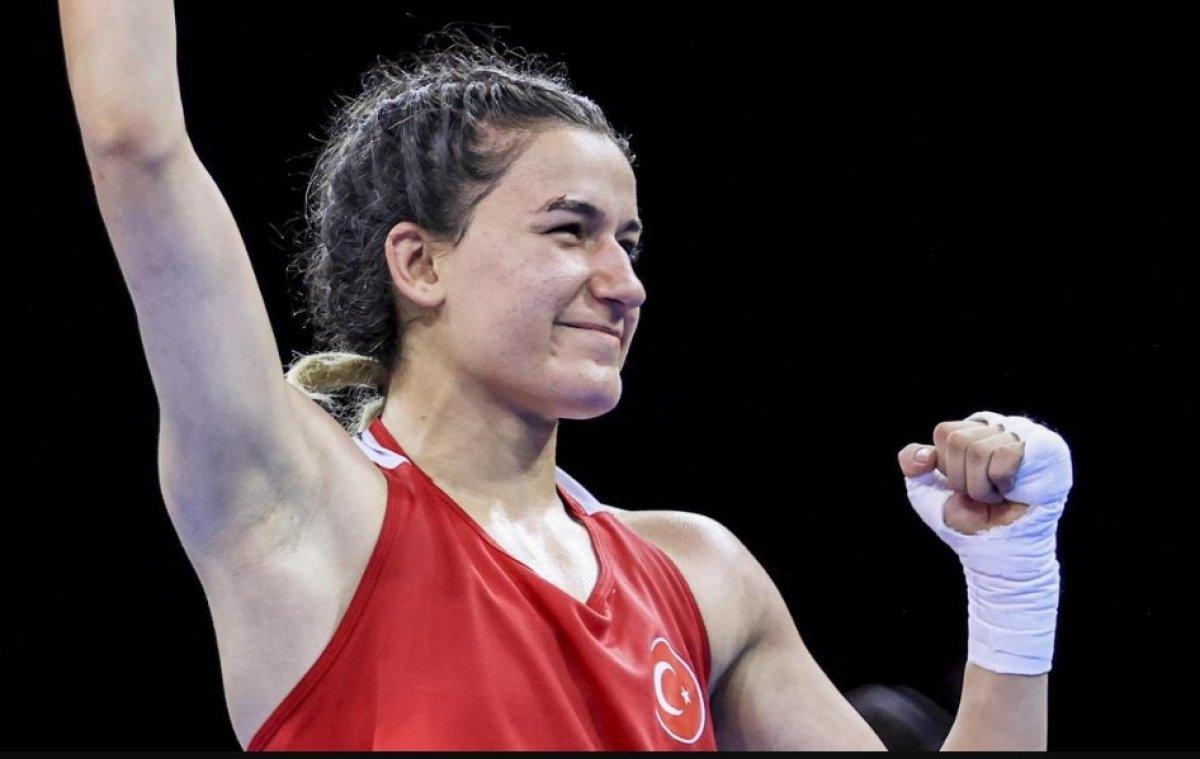 Kadın milli boksörlerimiz şampiyonada tarih yazdı