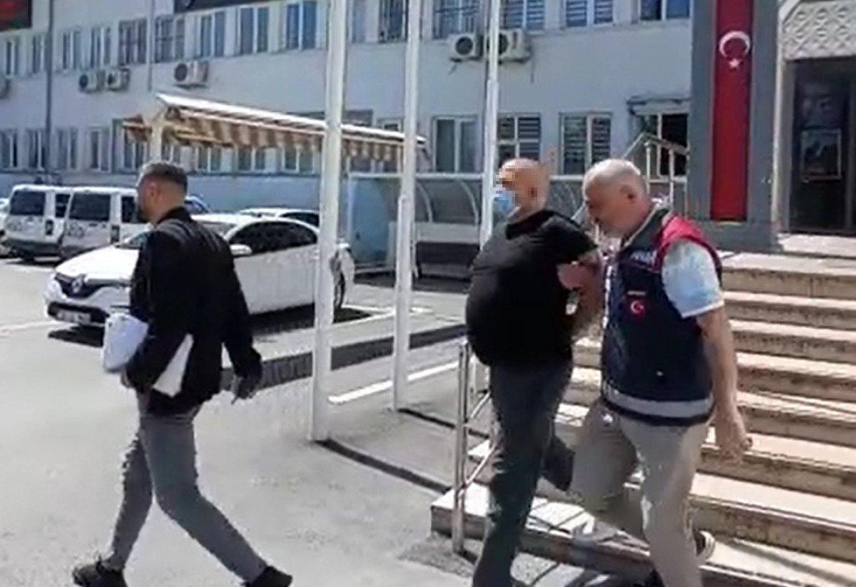 Bursa'da cep telefonu satanları dolandıran şahsa gözaltı