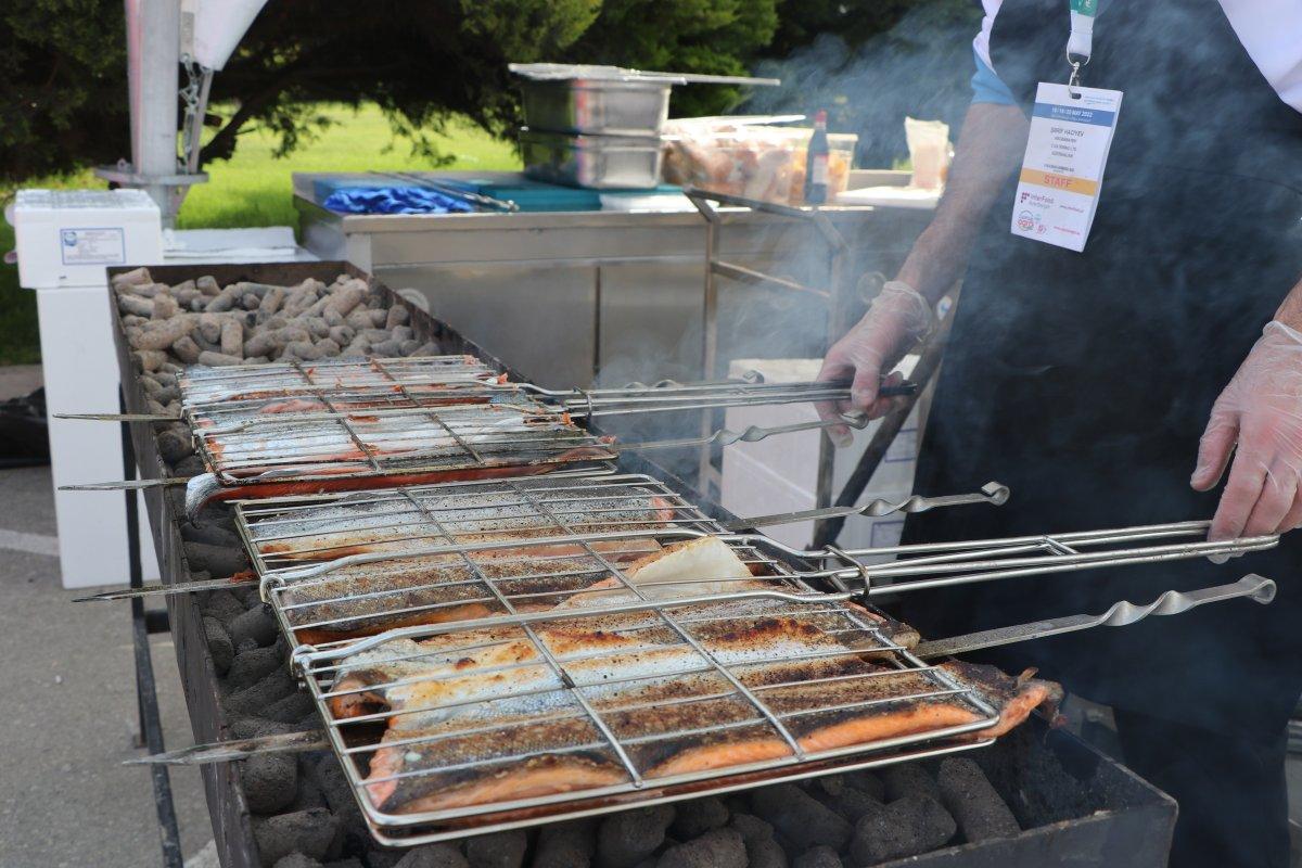 Türkiye, Bakü'de balık ekmek şenliği düzenledi
