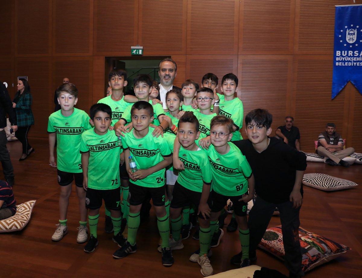 Bursalı gençlerin 19 Mayıs kutlamaları