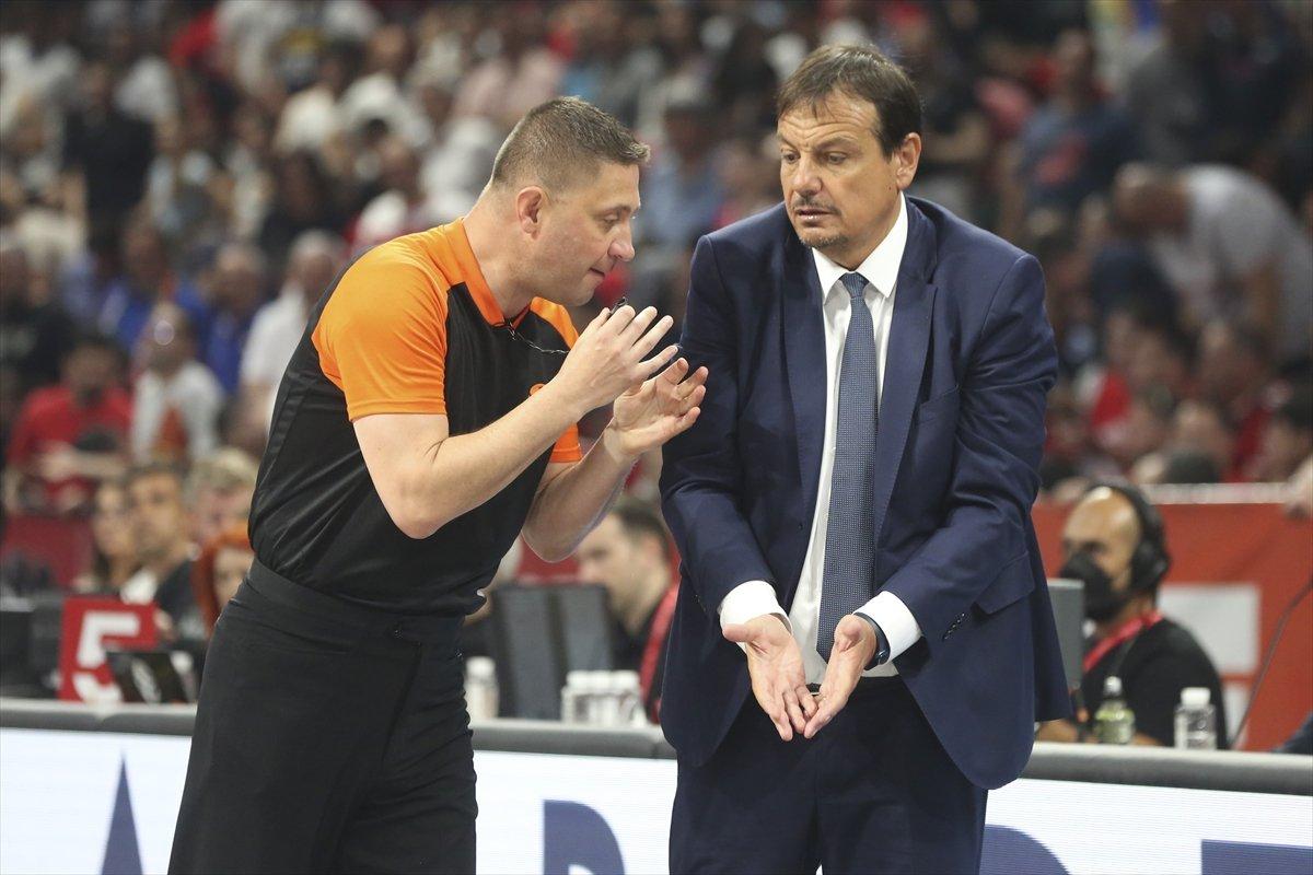 Ergin Ataman, Anadolu Efes'i üst üste ikinci kez şampiyon yaptı