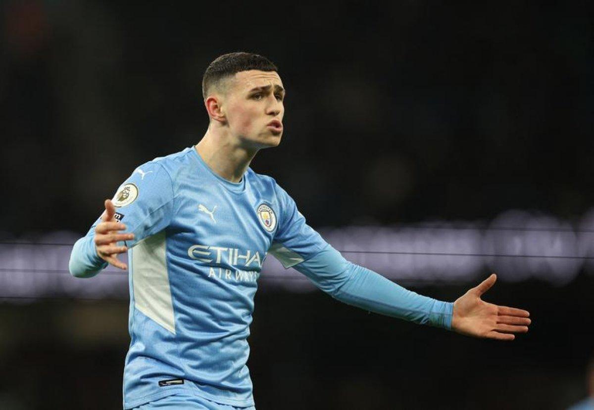 Phil Foden, Premier Lig'de yılın en iyi genç oyuncusu ödülünu aldı