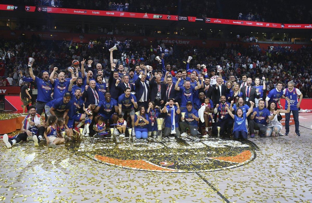 Anadolu Efes Euroleague’de şampiyon oldu