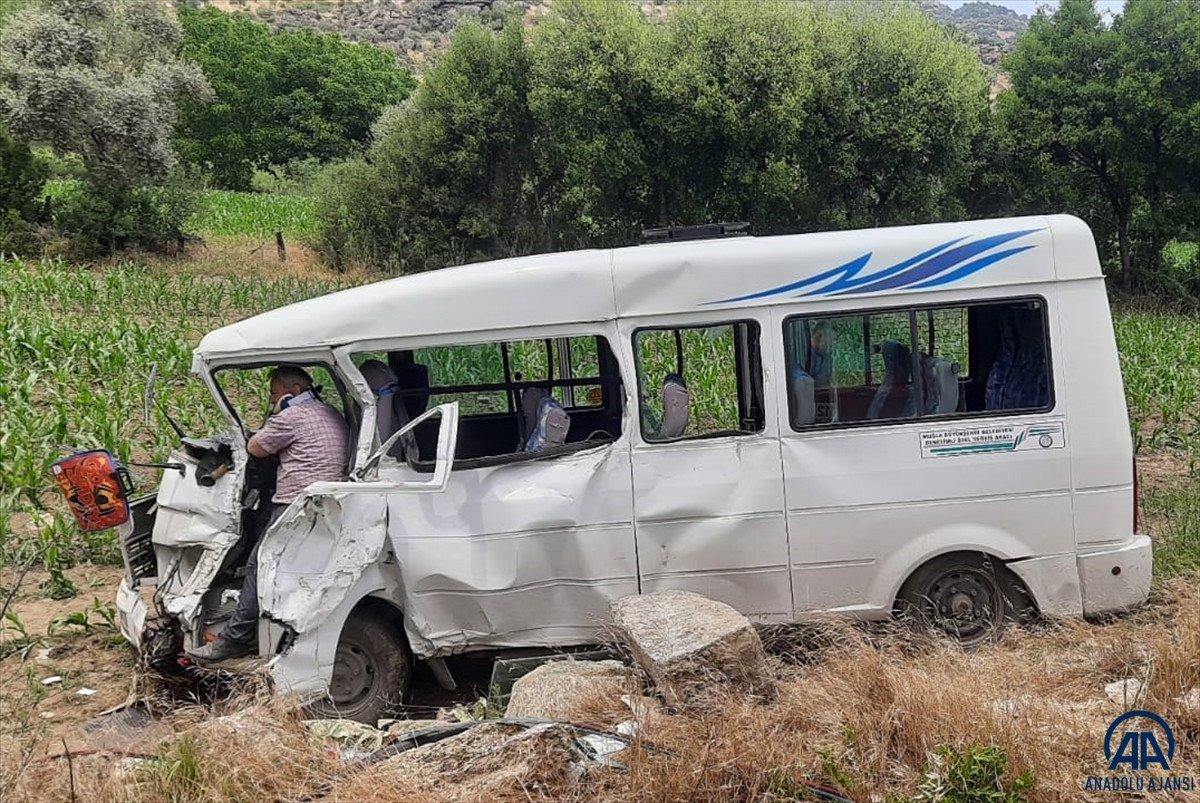 Aydın'da minibüs devrildi: 1 ölü, 3 yaralı