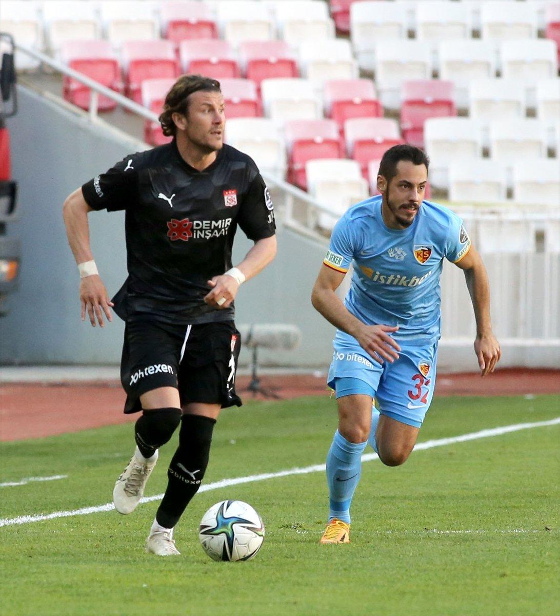 Sivassspor, Kayserispor'u iki golle mağlup etti