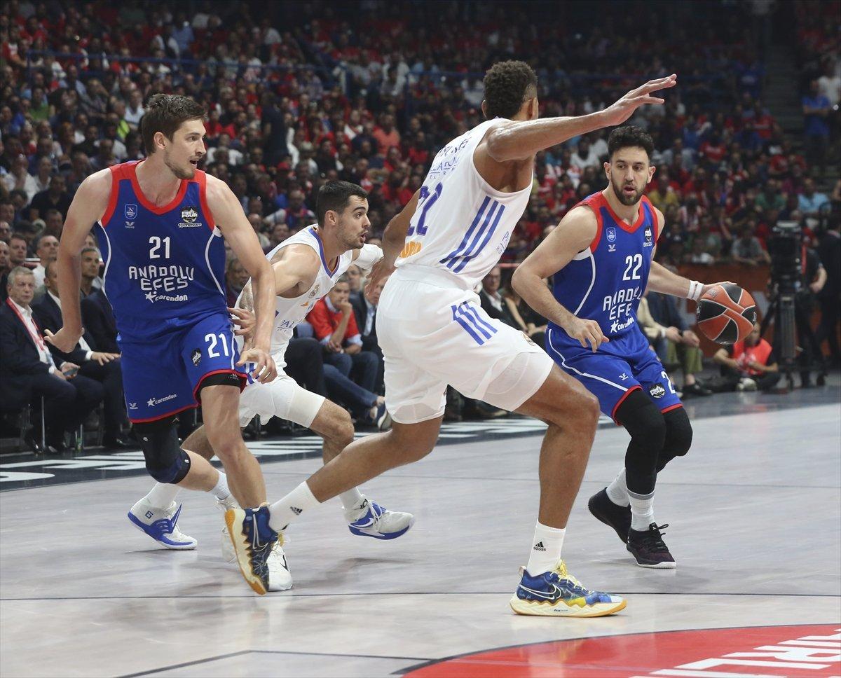 Anadolu Efes Euroleague’de şampiyon oldu