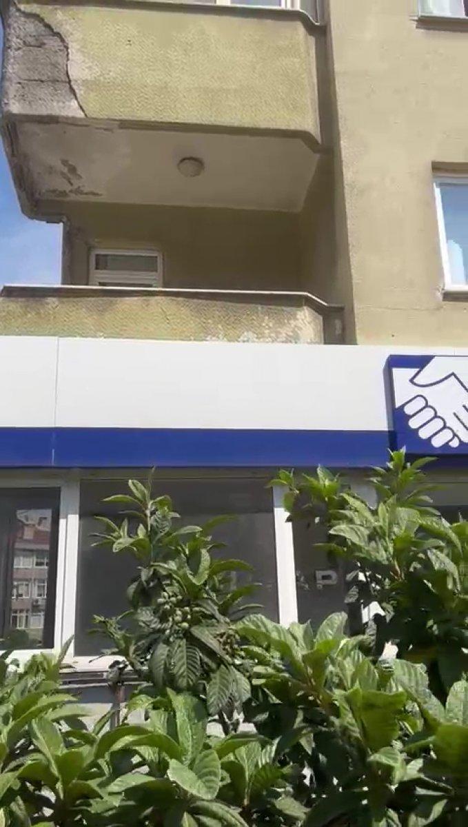 Üsküdar'da tehlike saçan bina
