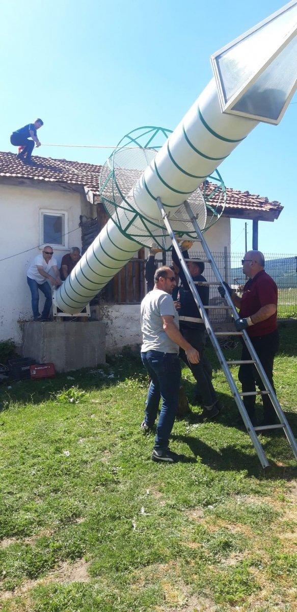 Karabük'teki caminin minaresi atık varillerden yapıldı