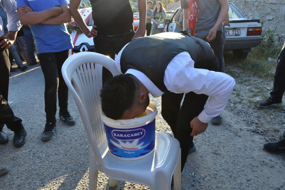 Manisa'da sağdıçlardan damada görülmemiş şaka