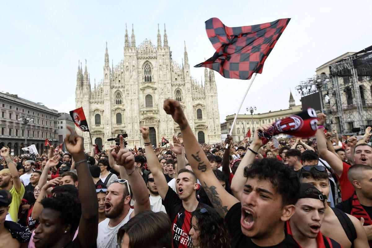 İtalya Serie A'da Milan, 11 yıl sonra şampiyon